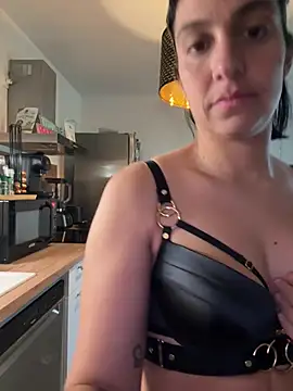 LaPetiteKim online show from July 30, 7:51 am