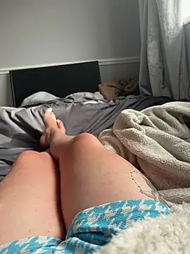Snapshot of MadelineLeah chatting on June 7, 4:33 pm MadelineLeah online show from June 7, 4:33 pm