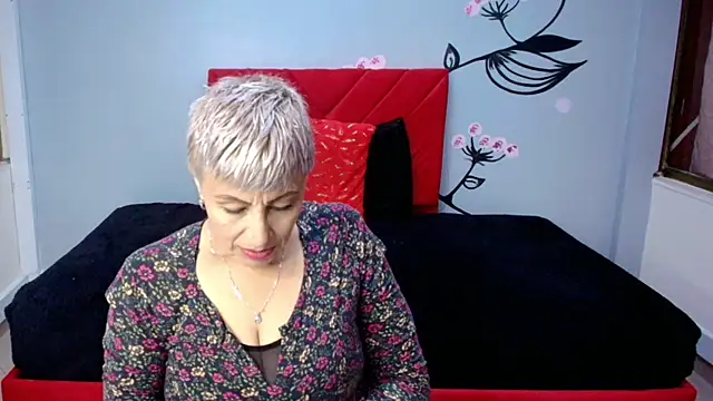Snapshot of Charlotte__Gray chatting on October 21, 12:17 pm Charlotte Gray online show from October 21, 12:17 pm