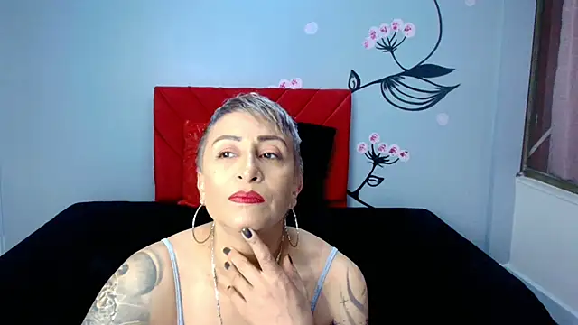 Snapshot of Charlotte__Gray chatting on October 25, 12:23 pm Charlotte Gray online show from October 25, 12:23 pm