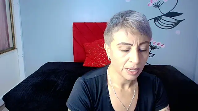 Snapshot of Charlotte__Gray chatting on October 26, 12:22 pm Charlotte Gray online show from October 26, 12:22 pm