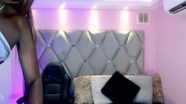 Snapshot of Miranda_Collins chatting on November 5, 11:32 am Miranda Collins online show from November 5, 11:32 am