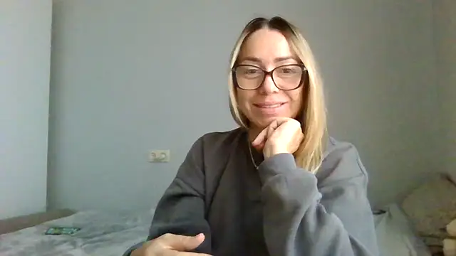 Kinky21 online show from October 8, 9:40 am