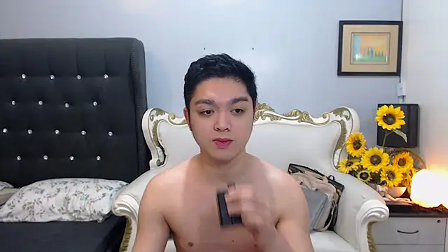 Snapshot of JayKarLo chatting on October 9, 2:15 pm JayKarLo online show from October 9, 2:15 pm