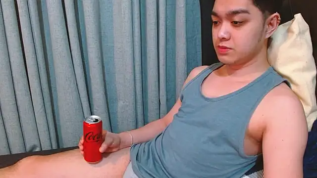 Snapshot of JayKarLo chatting on December 5, 10:46 am JayKarLo online show from December 5, 10:46 am