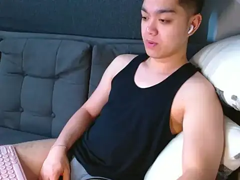 Snapshot of JayKarLo chatting on March 22, 12:36 am JayKarLo online show from March 22, 12:36 am