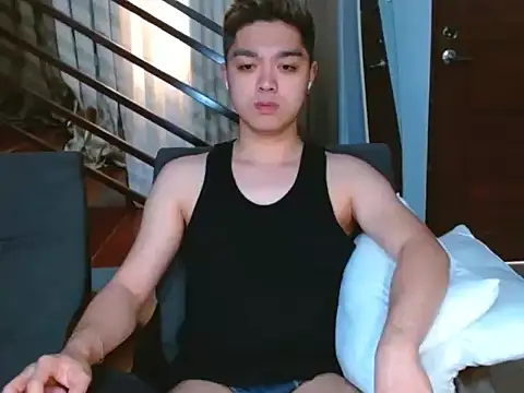 Snapshot of JayKarLo chatting on March 24, 2:16 am JayKarLo online show from March 24, 2:16 am