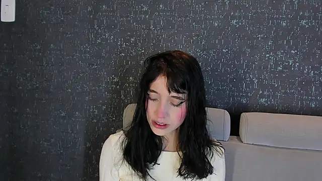 Snapshot of MeganR_ chatting on April 25, 11:24 am MeganR online show from April 25, 11:24 am