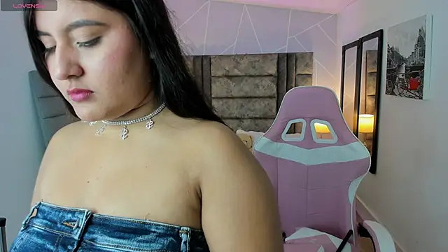 Snapshot of AnnaSwift_ chatting on November 29, 3:31 am AnnaSwift online show from November 29, 3:31 am