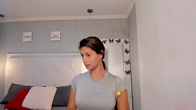 Snapshot of is_a_bell chatting on October 15, 1:22 pm is a bell online show from October 15, 1:22 pm