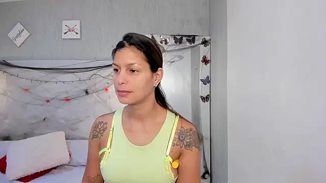 Snapshot of is_a_bell chatting on November 2, 1:46 pm is a bell online show from November 2, 1:46 pm