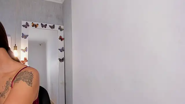 Snapshot of is_a_bell chatting on December 4, 1:42 pm is a bell online show from December 4, 1:42 pm