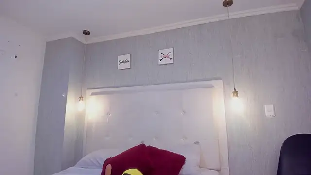 Snapshot of is_a_bell chatting on December 5, 1:42 pm is a bell online show from December 5, 1:42 pm