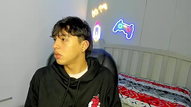 StiwenTwink online show from October 29, 1:35 pm