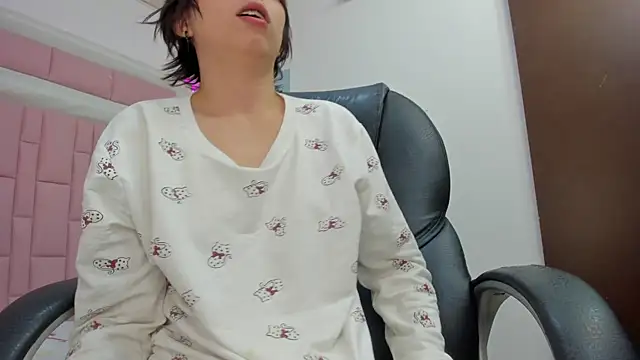 Snapshot of Klaret_Toy chatting on October 14, 8:15 am Klaret Toy online show from October 14, 8:15 am