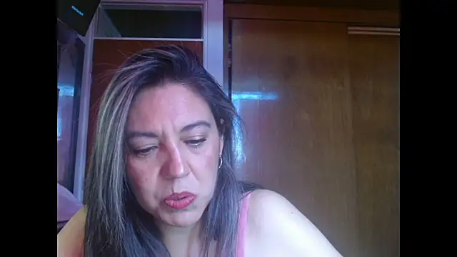 Snapshot of XxAntonellaxxx chatting on November 18, 4:33 pm XxAntonellaxxx online show from November 18, 4:33 pm