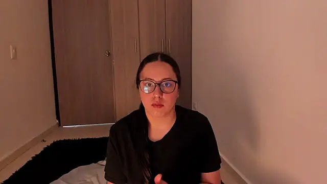 Venus cat  online show from October 6, 7:33 pm