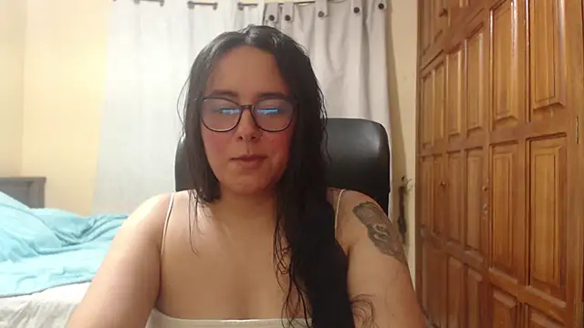 Venus cat  online show from June 18, 2:01 am