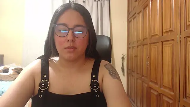 Venus cat  online show from June 23, 1:36 am