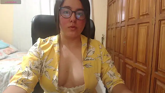 Venus cat  online show from June 24, 10:20 pm