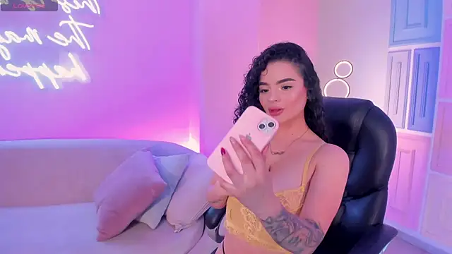 KylieJenkins online show from February 5, 10:53 am