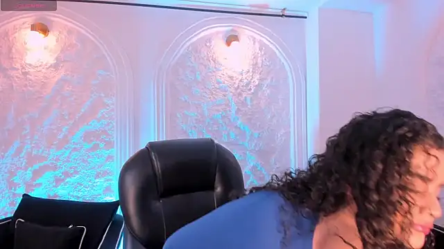 Snapshot of KylieJenkins chatting on February 11, 11:37 am KylieJenkins online show from February 11, 11:37 am