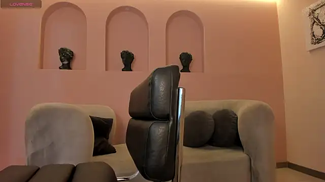 Snapshot of EmilyJohnsonX1 chatting on October 24, 3:25 am EmilyJohnsonX1 online show from October 24, 3:25 am