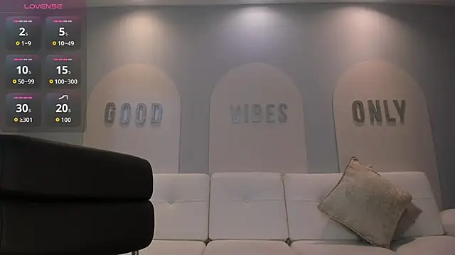 Snapshot of EmilyJohnsonX1 chatting on November 12, 3:40 am EmilyJohnsonX1 online show from November 12, 3:40 am