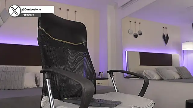 DanteeStone online show from January 17, 4:54 pm