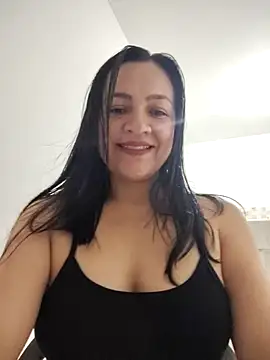 LindaSalo33 online show from November 13, 2:21 am