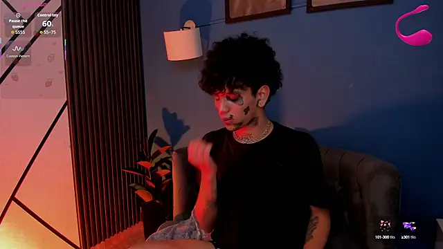 Snapshot of todoroki_g chatting on October 15, 3:01 pm todoroki g online show from October 15, 3:01 pm