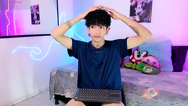 Snapshot of todoroki_g chatting on October 19, 2:45 am todoroki g online show from October 19, 2:45 am