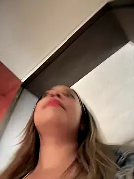 Ada Pink online show from December 18, 3:18 pm