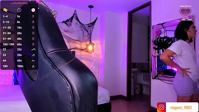 Snapshot of isaa_dl chatting on October 17, 8:55 pm isaa dl online show from October 17, 8:55 pm