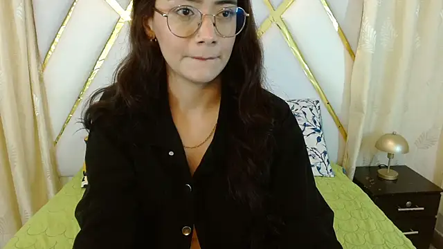 Snapshot of Ariadna_Wells chatting on November 24, 2:06 pm Ariadna Wells online show from November 24, 2:06 pm