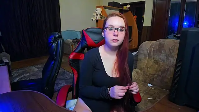 Snapshot of JustFoxyee chatting on December 3, 1:02 am JustFoxyee online show from December 3, 1:02 am