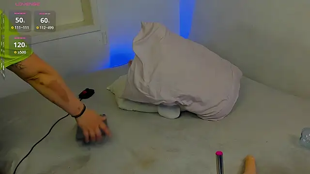 Alejarossi online show from March 21, 1:26 pm