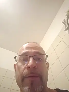 Snapshot of Curious9884 chatting on February 24, 10:46 am Curious9884 online show from February 24, 10:46 am