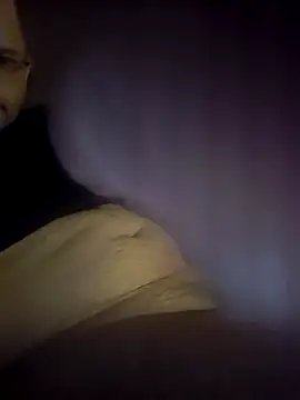 Snapshot of Curious9884 chatting on March 21, 12:59 am Curious9884 online show from March 21, 12:59 am