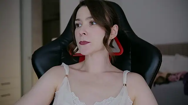 WowHelloAlice online show from March 15, 11:44 pm