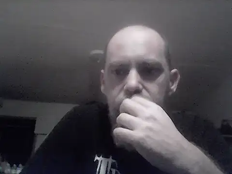 Snapshot of crazyheratic8 chatting on November 23, 1:49 am crazyheratic8 online show from November 23, 1:49 am