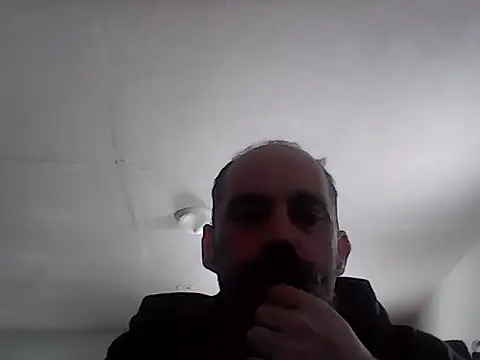 Snapshot of crazyheratic8 chatting on December 1, 6:46 pm crazyheratic8 online show from December 1, 6:46 pm