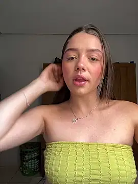 Snapshot of luiza_barcelos chatting on October 13, 1:22 pm luiza barcelos online show from October 13, 1:22 pm