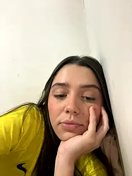 Snapshot of luiza_barcelos chatting on October 15, 2:44 am luiza barcelos online show from October 15, 2:44 am