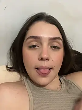Snapshot of luiza_barcelos chatting on October 17, 8:55 pm luiza barcelos online show from October 17, 8:55 pm