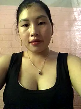 Snapshot of Stella-cute chatting on October 3, 5:26 am Stella-cute online show from October 3, 5:26 am