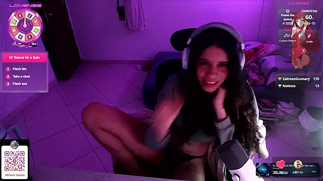 Snapshot of Mikaela_Sonata chatting on October 7, 3:04 am Mikaela Sonata online show from October 7, 3:04 am