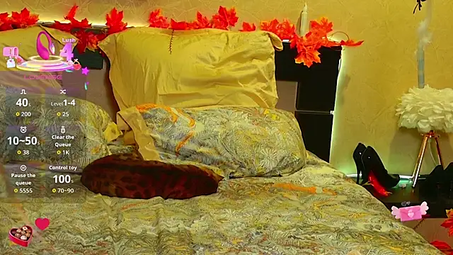 Snapshot of EmilyWhispers chatting on November 5, 7:36 pm EmilyWhispers online show from November 5, 7:36 pm