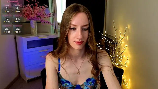 Snapshot of GoldenRose_ chatting on May 10, 1:16 pm GoldenRose online show from May 10, 1:16 pm