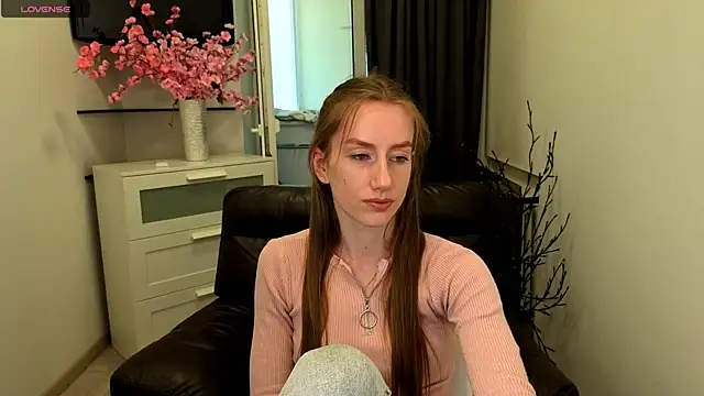 Snapshot of GoldenRose_ chatting on May 26, 12:34 pm GoldenRose online show from May 26, 12:34 pm